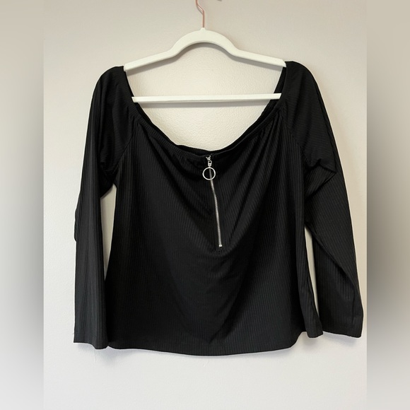 NEW off shoulder zip detail top - Picture 3 of 3